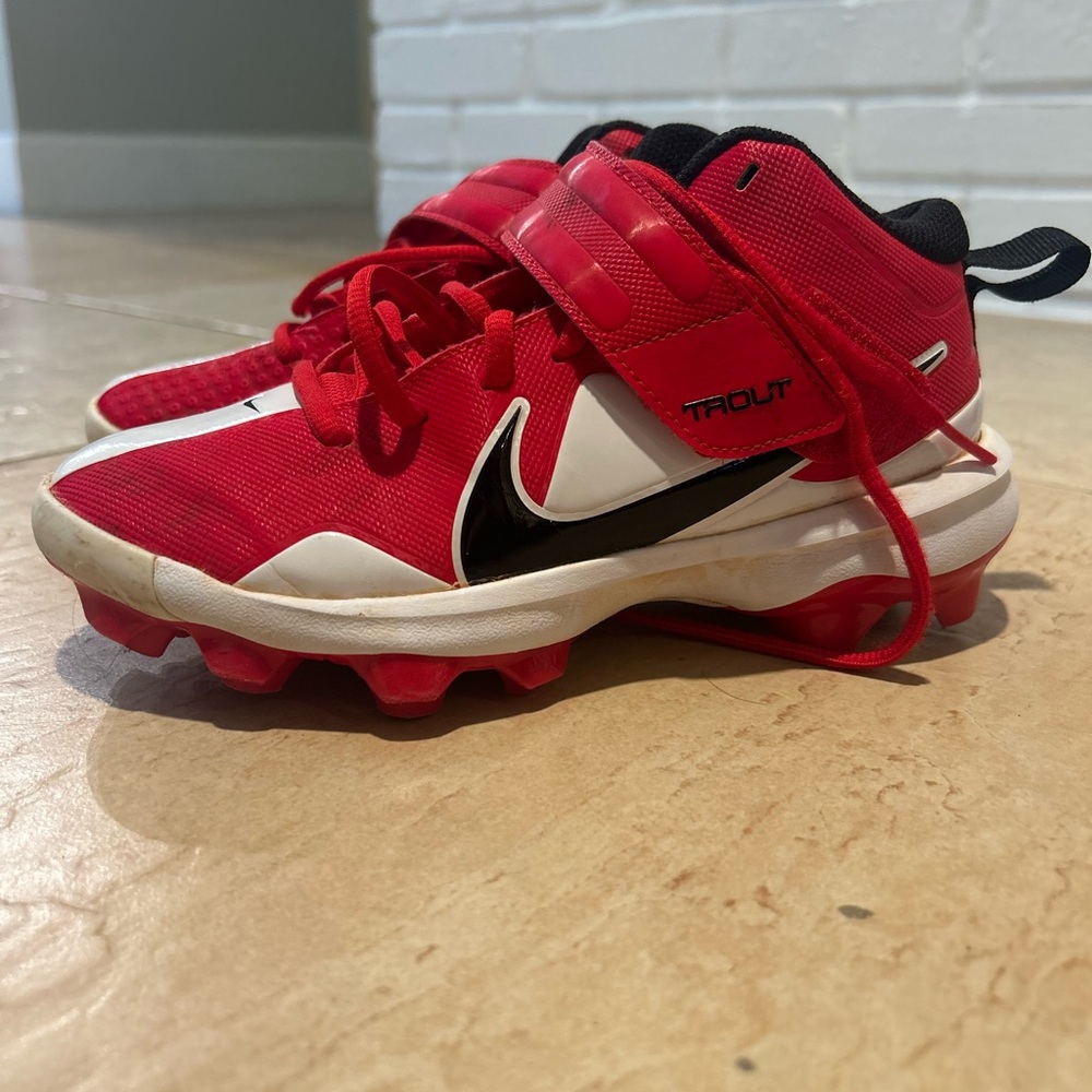 Nike Trout Pro kids baseball cleats Youth Red, White, and Black